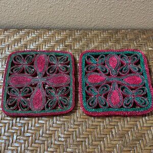 Handwoven Straw Square Trivet Set Of 2   Red & Green Floral Design  Kitchen